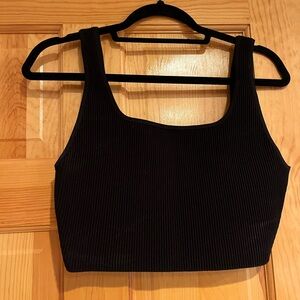 Black Ribbed Crop Top from Aritzia (Babaton)